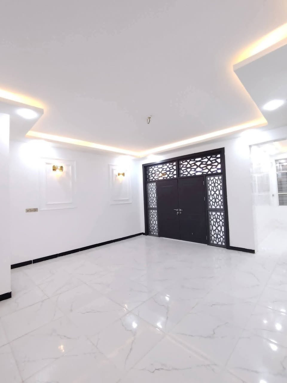 #يا_الله_يعلن_مكتب_الامين_للعقار 🏢 بيت  للبيع🏘
مساحه 150  متر🚩 طابو زراعي سند 25 🚩  قرار محكمة 

سعر 63مليون 💰😍معا  المجال. /// بناء درجة اولى /// 

الستفسار او مراجعه المكتب📞📞☎️ ***********

#احجز_بيت_حلامك_الرائع🥰🥰#في_مكتب الكوثر

عنوان 🏘البيت نجف الشرف  على شارع المطار

مقابل   قرية  الغدير عمود 327

تفاصيل غرفه وصاله ومطبخ  وصحيات داخل وخارج

جميع الخدمات ماء كهرباء  تبليط🛣 و مدارس ناره ليليه

بناء طابوق اساس وسقف صب كونكريت 

عنوان #المكتب_الامين شارع_المطار_الحولي_الجديد 

عمود327بشارع الصب

#مكتب_الامين_للعقار   الستفسار ☎️☎️ ***********

 ملاحضه البيت غير مسكون

يوجد لدينا كافت العروض وبسعار مناسبه  معا  الخدمات🏗يوجد لدينا جميع المساحات
