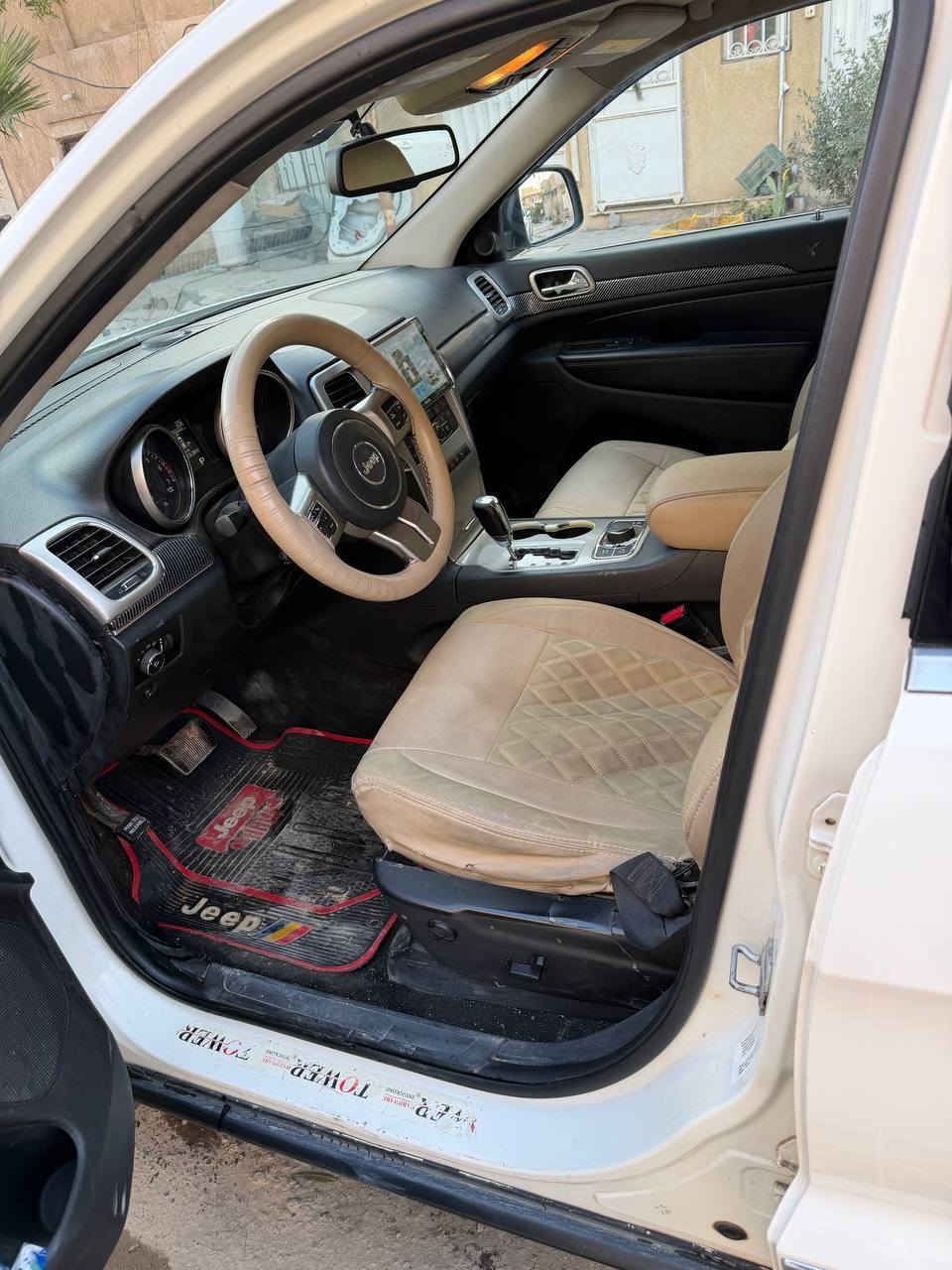 سلام عليكم جيب شيروكي موديل 2012 سياره جاهزه من كلشي مابيه اي نقص فول السياره تحكم جنطه شفط فتحه كشنات كهربائ+ مكينه 8 سلندر هيمي
بيه 5 قطع صبغ بدون دواخل سعر 140 $ وبيه مجال هاتف ***********+اثير ***********
