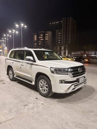 لاندكروز بريم • ٢٠١٧ • ١٢٤٠٠٠