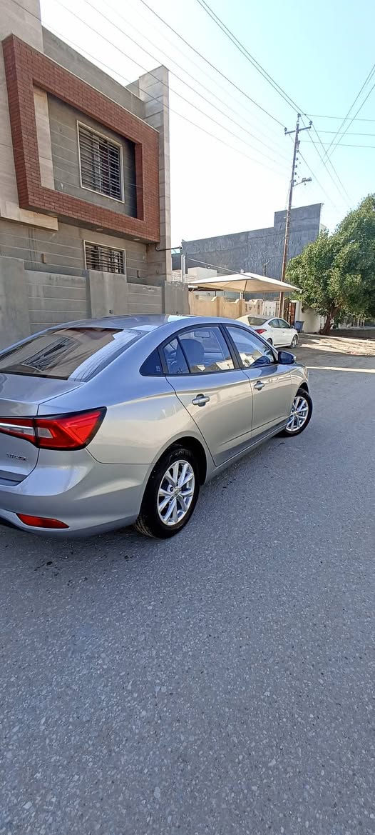 السلام عليكم ام جي للبيع موديل 24 كفاله عامه رقم اربيل اسم شركه بها وكاله ماشيه 16 مكاني بالحله شاوي نزلت العيد سعرها 98 مواصفات عاديه ***********
