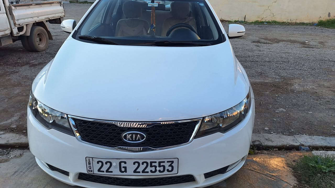 للبيع كيا موديل ١٢ 
ماشيه 47 حقيقي 
سيارة كلين السعر 125
***********
