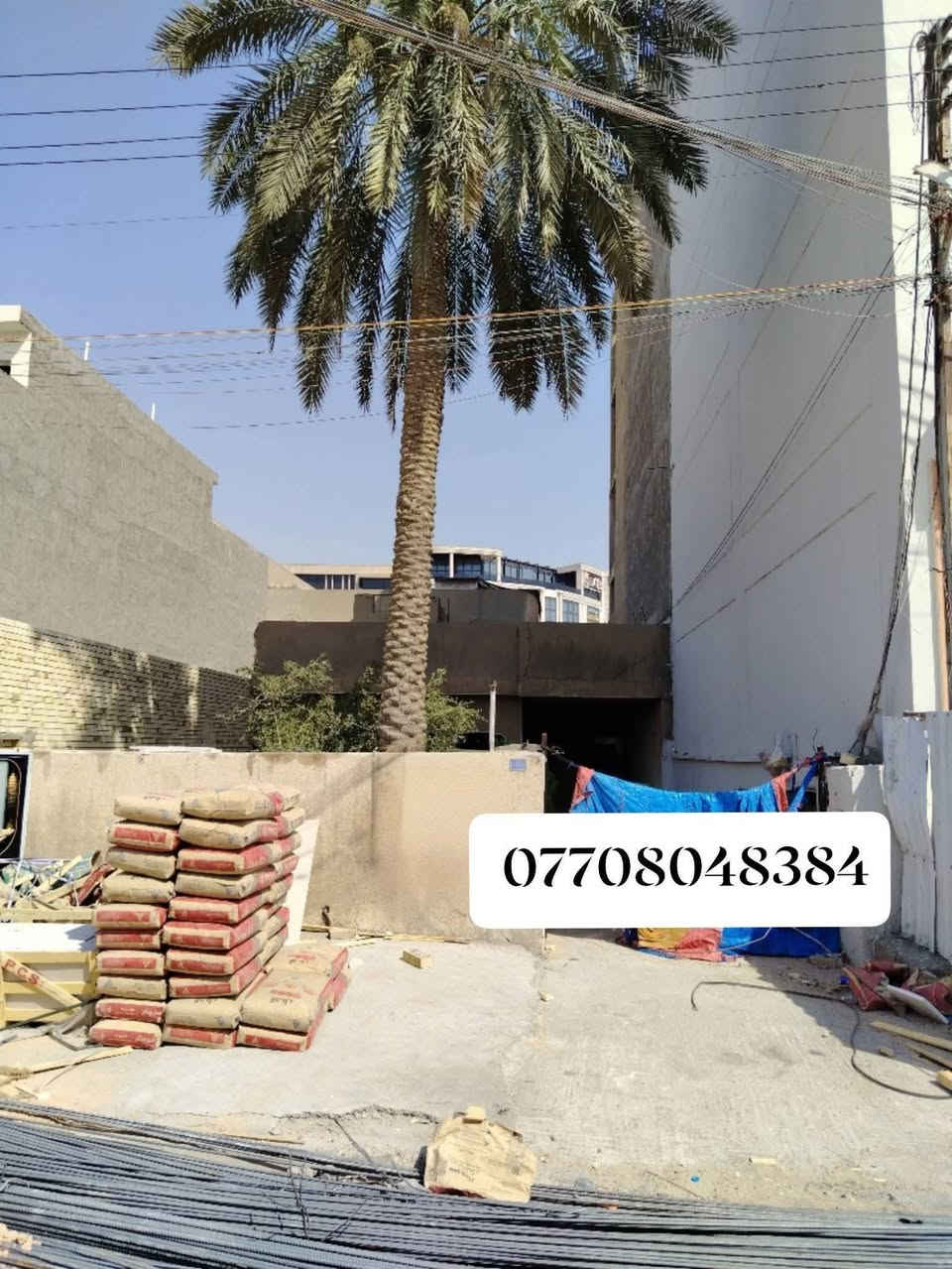 #للبيــــع
قطعه أرض مساحه ٣٠٠ متر واجهه ١٠ متر
العنوان / البنوك حي التربيه خلف سوبر جكن
مجاور الشارع التجاري بالقرب من معهد البنوك 
الفرع المقابل لافران الفراشه من جهه اليسار
عرض الشارع ١٥ متر 
السعر المطلوب ٣.٦٠٠ قابل للتفاوض
للاستفسار الاتصال او المراسلة واتساب ***********

