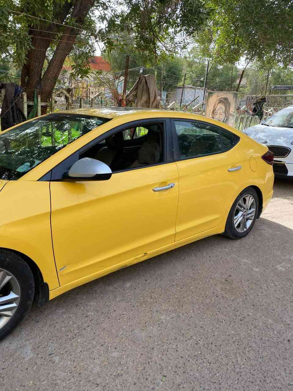 النترا موديل 2020 وارد امريكي
رقم بغداد
السيارة باسمي 
كير مبدل من من سيفيتي الى ايتي
تحويل مباشر
السياره تحتوي على منضومه غاز 
حادثهه موضح بالصور
مواصفات السيارة 
 فوووووول 
مكينه 2000 دوش
لاليت عدسات 
اشارة ترحيب عند الاقتراب  
تحكم ستيرن جهتين
ويل كب اصلي 
3 وضعيات قياده مود درايف
كشنات مخمل
دوشمه عام دلو بالكاظميه درجه اولى
تدفئة بالكشنات
مكان السيارة بغداد 
السعر/130
للستفسار
***********
