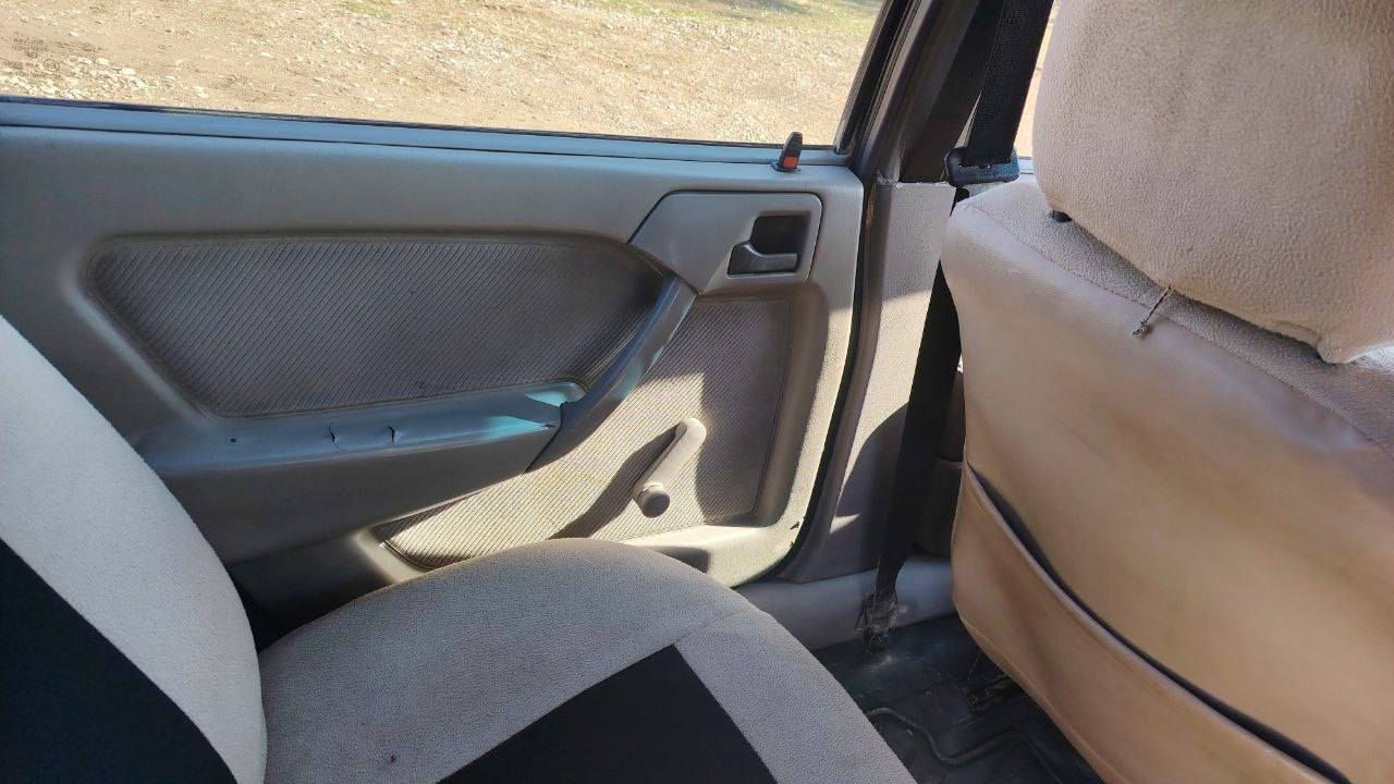 السلام عليكم سيارة اوبل فكترا حجم 20موديل 91مصبوغة جمالي بدون اي ضرر سياره كير ومحرك شرط وطخم تايرات ويل كب مسطرة وباتري جديد   السيارة بأسمي السنوية لحد نهاية 2028السعر 45 بيها مجال بسيط للتواصل تفضل خاص او اتصـل ***********
