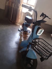 سلام وعليكم عندي دراجه شحن كل عيب مابيهه سعر70 وبيه مجال الرقم 0774041...