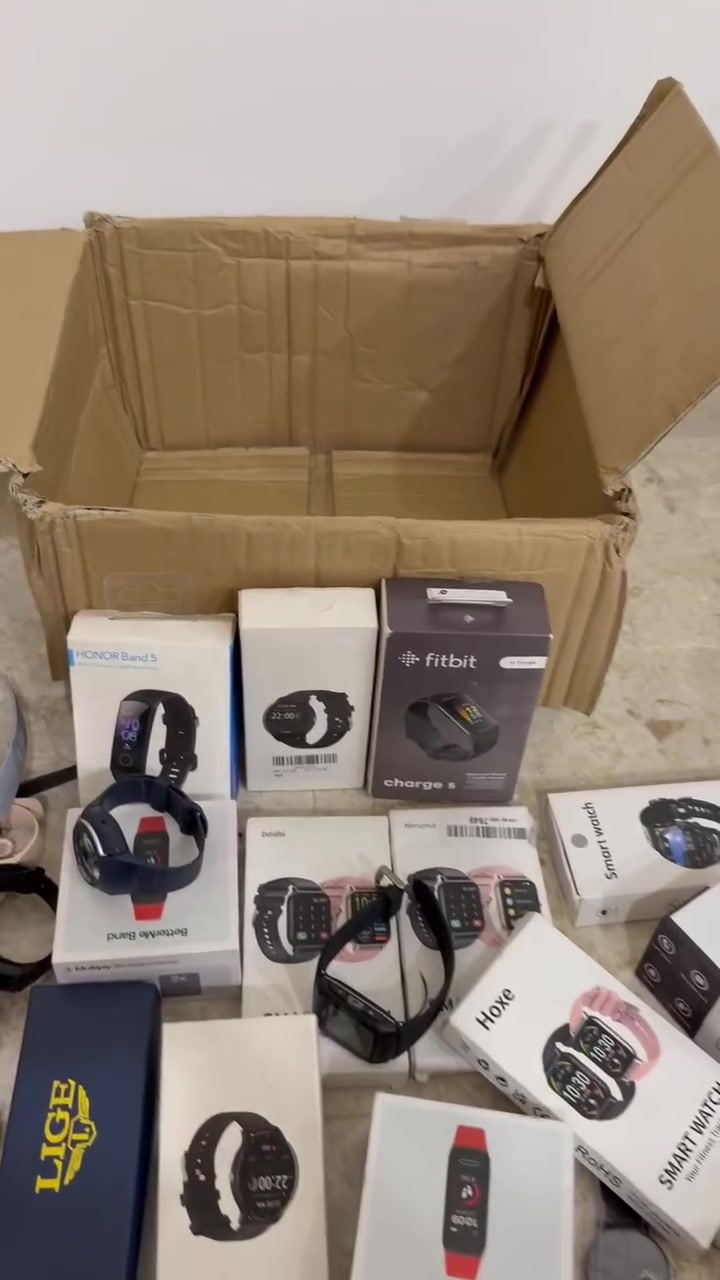 شلعه ساعات اسمارت + ميل + الكتروني 
العدد 35
الشغال والمفحوص 22 قطعه 
الباقي ما مفحوص  التفاصيل كلها بل فديو


**إذا كنت صاحب هذا الإعلان وتريد حذفه لأي سبب، رجاءا أرسل رسالة إلى الدعم الفني**