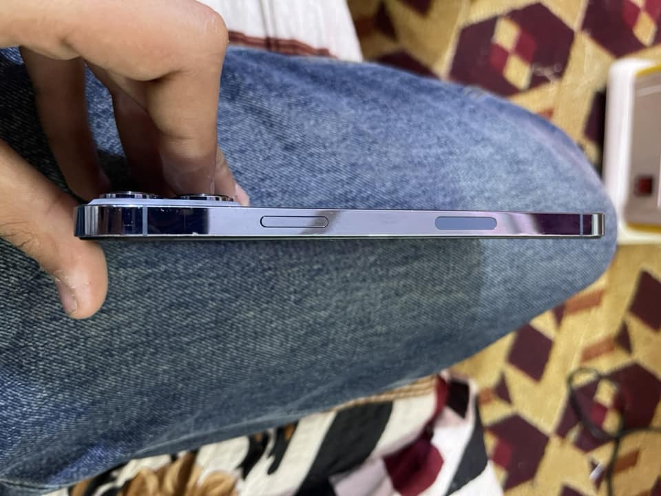 13 برو ماكس  ذاكره 256 امبدل شاشه وبطاريه وكامره مالته لماميه عاطله باقي شغال بطاريه 100  عنوان البصره سعر. 475 وبي مجال للشراي اتصل وتددل ***********
