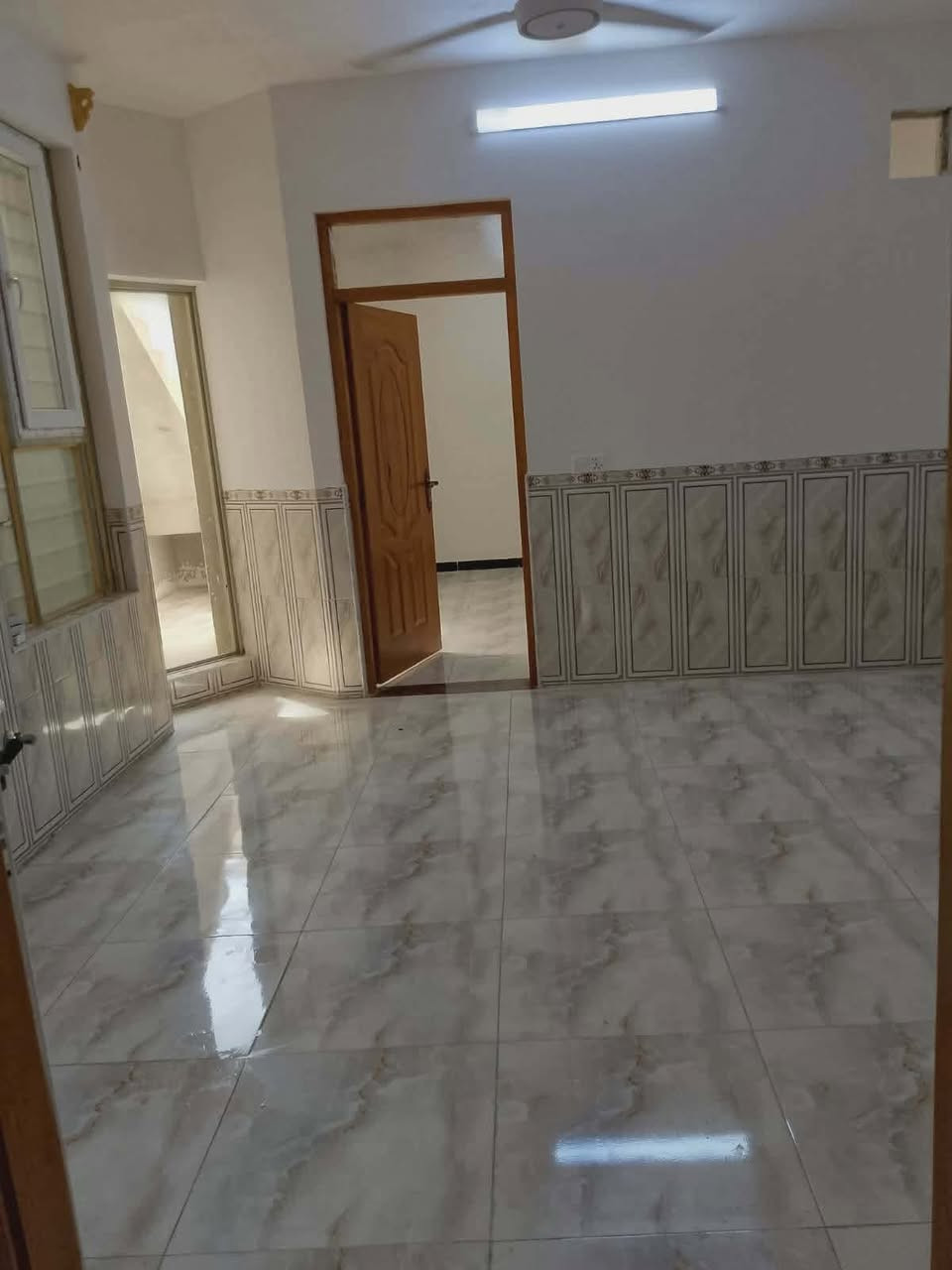مشتمل طابق ثاني للإيجار 
في حي الجامعة عقارات 🏡 اليمان
هاتف ☎️ ***********
