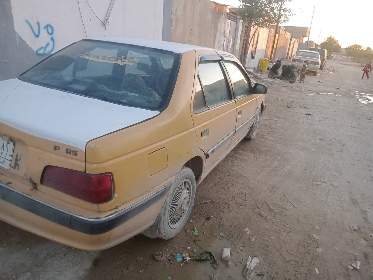 السلام عليكم بيجو باص للبيع موديل 11 سياره حلوه مكينه بيها بخار مكان النجف السعر 18 تحويل مكان النجف     ***********
