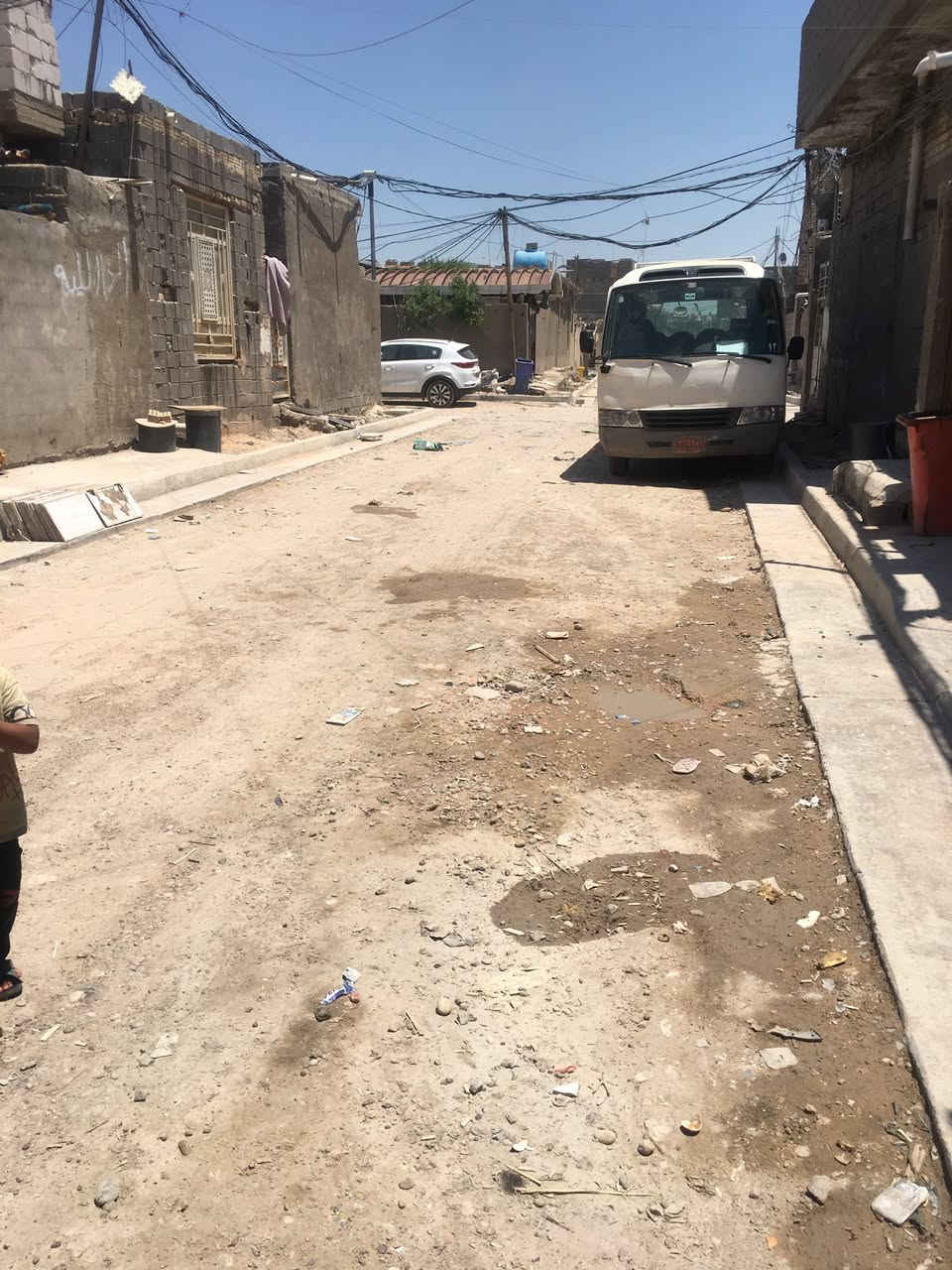 سلام عليكم بيت ام الكبر ستين متر كهرباء مي مجاري تبليط بيت مرتب وحلو يبعد عن شارع لعام ست افرع سعر خمسه وتلاثين وبي مجال***********
