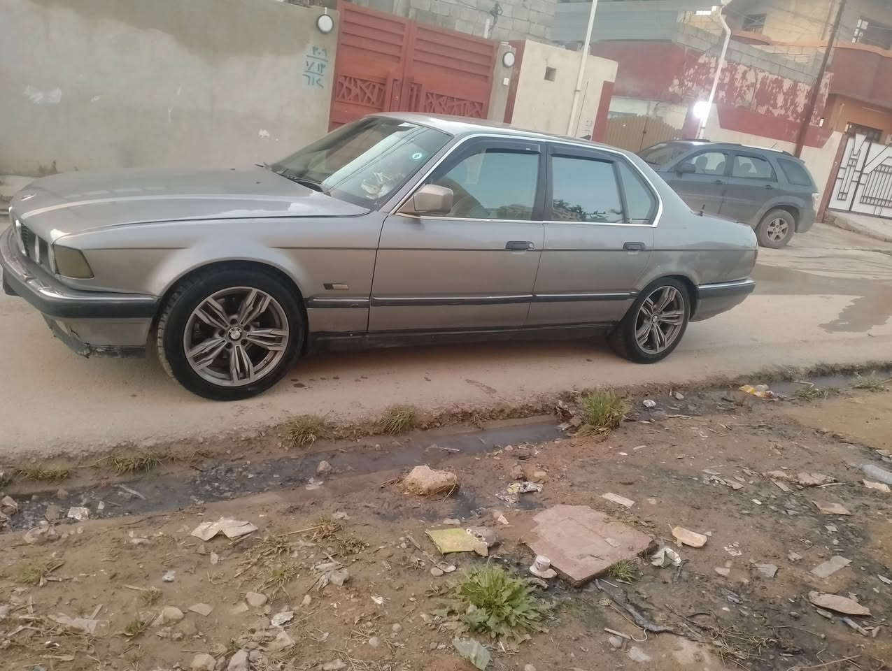 بي ام 730 موديل 94 فول توماتيك 8 سلندر كبس مراوسه او بيع سعر 50. *********** رقم نينوى سنويه عظم كربون بيها مقدما ابيع
