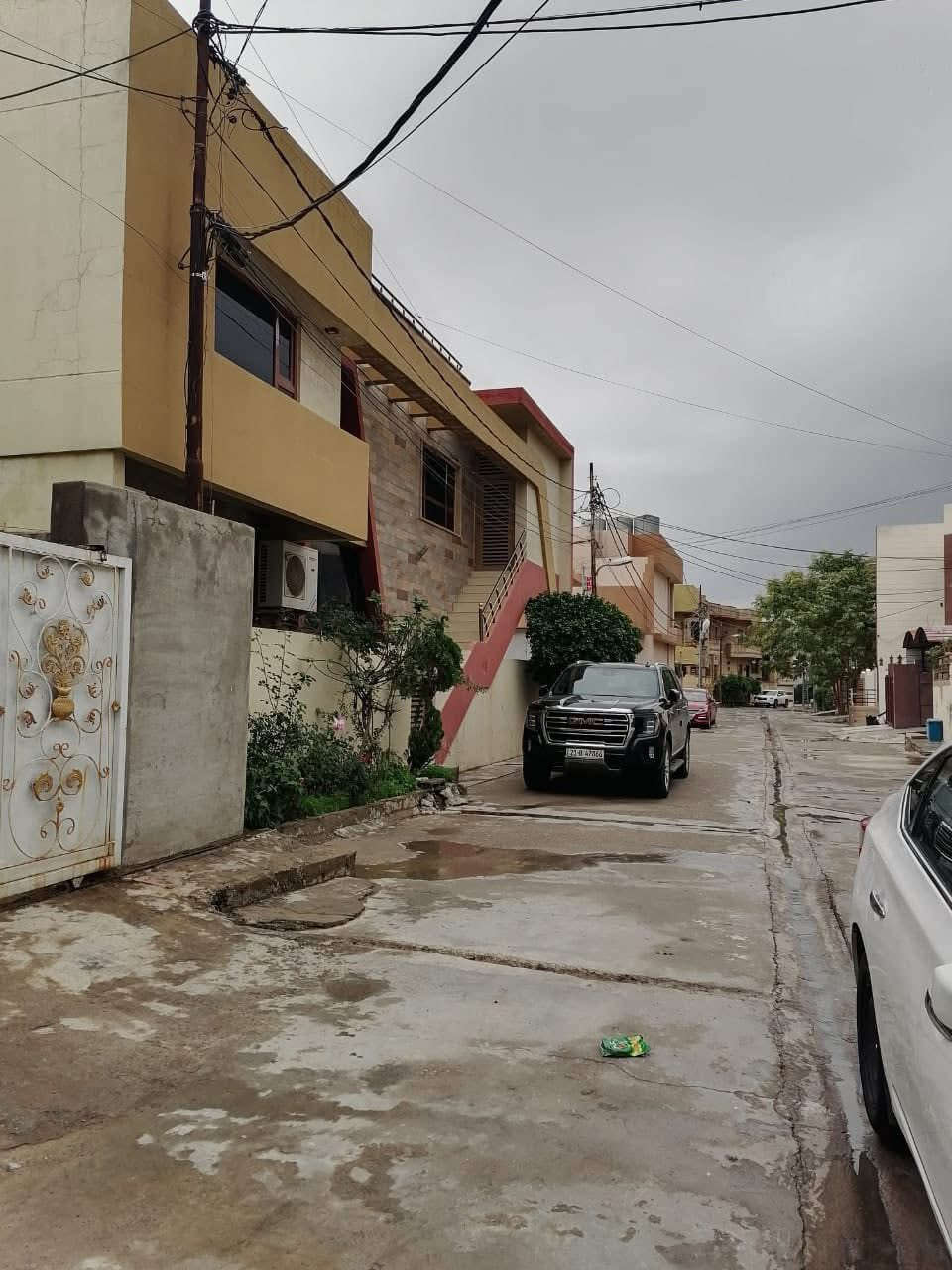 #للبيع
هيكل دوو نهوم بو فروشتن له گه ره كى ئاموزاكان
روبه رى 110 متر واجهة 6

پيكهاتوه له :- 1 ژور نوستن - هول - مطبخ - ميوان - گه راج
نهومى دووه م 1 ژور نوستن - هول - مطبخ 

نرخ 70 مليون 

بوزانيارى زياتر په يوه ندى بكه ن به عقارات ستار اكرم بازرگان

📍ناونيشان : كه ركوك بازارى ئازادى ته لارى ئاسو

***********
***********
