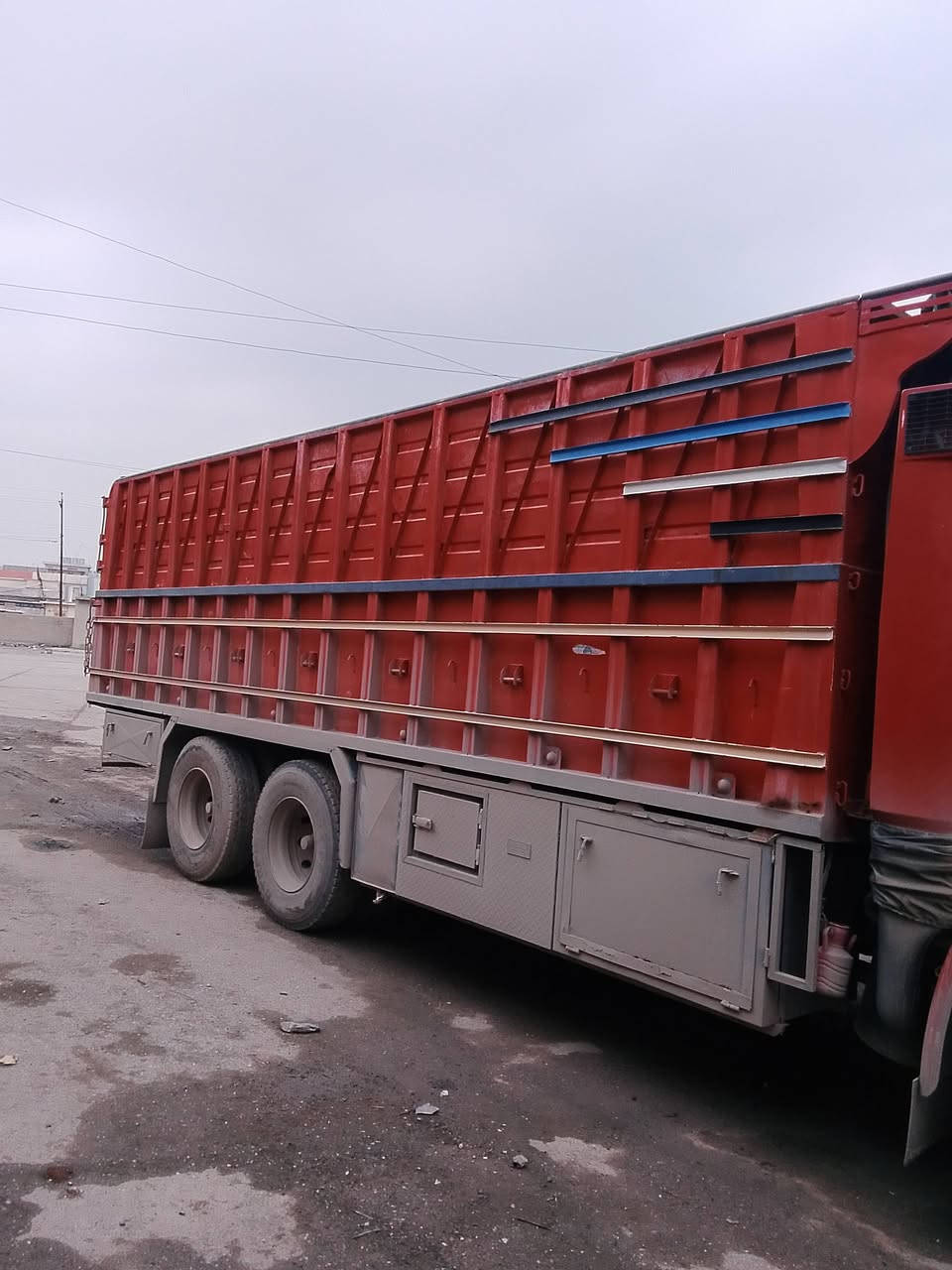 بودي البيع الطول 30و7 كامل ثلجا ومطبخ وقفيص مكلف بل نشر الاتصال عل رقم ***********&&& ***********
