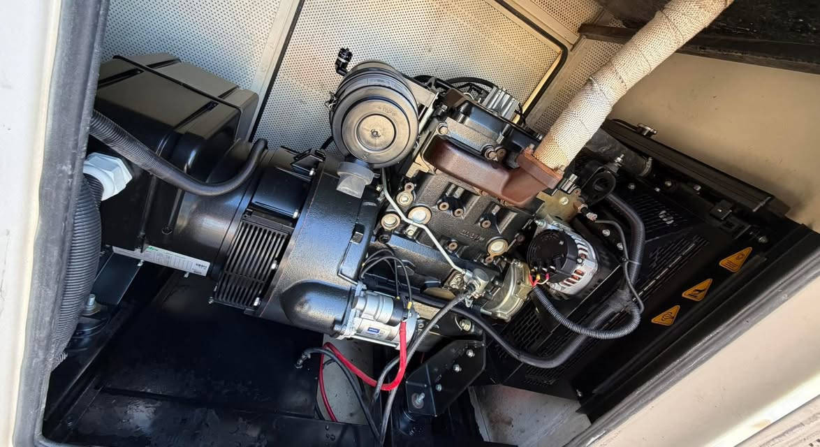 اللهم صل على محمد وأل محمد
🔷نوع المحرك بيركنز انكليزي 🇬🇧UK
🔷القدره 35KVA
🔷المحرك:3بستم
🔷نوع الملف:لوري سومر فرنسي🇫🇷
🔷كاتم جبيلي 100%
🔷عدد ساعات التشغيل:274 ساعة⏰
🔷مع سسستم بروتكشن كامل للحمايه 
🔷مع خزان وقود 150L
🔷لمعرفة الاتصال:- الهاتف:0️⃣7️⃣8️⃣1️⃣2️⃣3️⃣4️⃣5️⃣2️⃣3️⃣2️⃣


**إذا كنت صاحب هذا الإعلان وتريد حذفه لأي سبب، رجاءا أرسل رسالة إلى الدعم الفني**