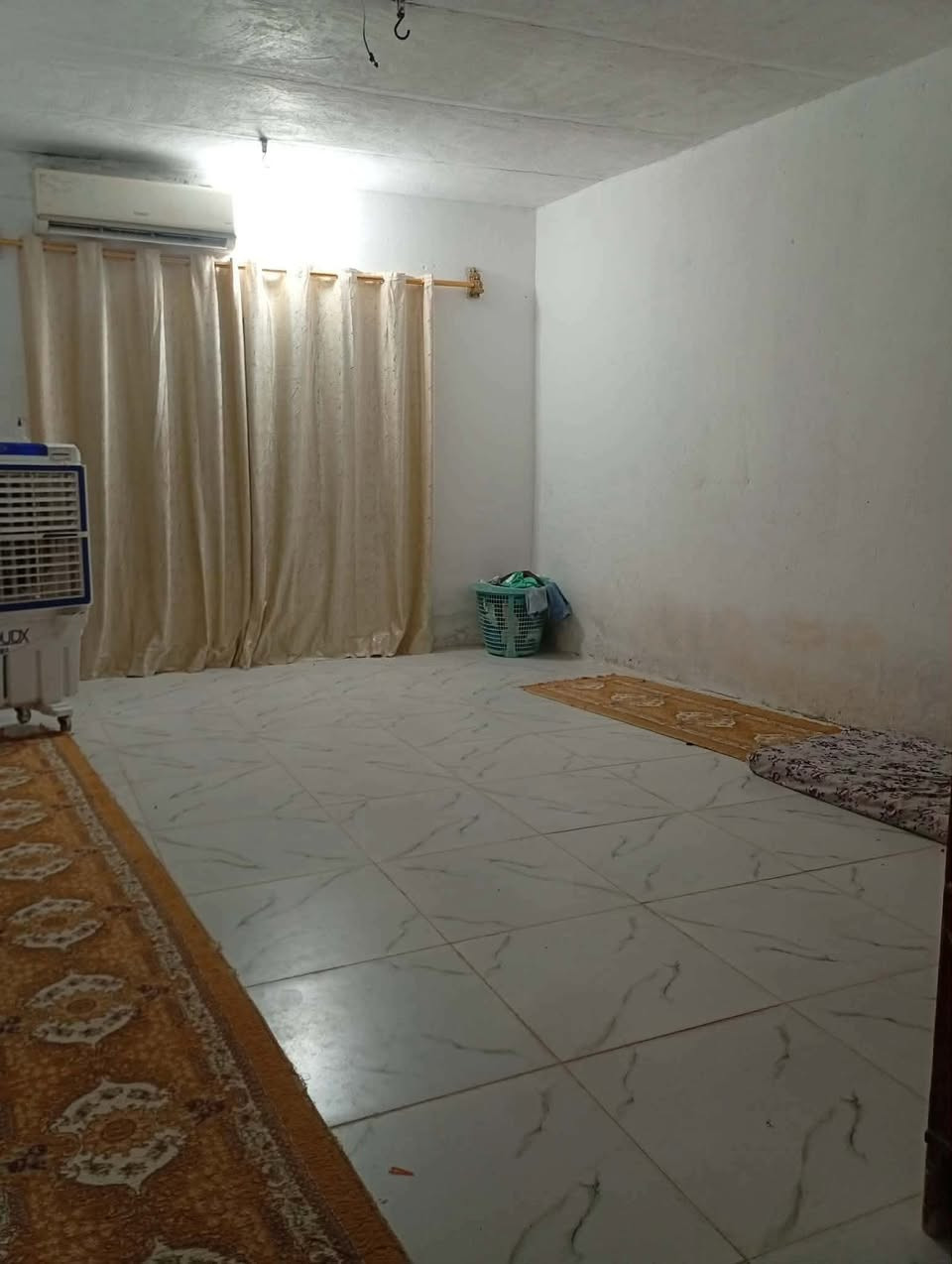 🏡 #للبيع_بيت_ركن_مع_قطعة_أرض

📍 الموقع: الكوت –  نواب الضباط (المقابل للسياسيين)، قرب مدرسة القلم، على الشارع العريض.
📐 مساحة البيت: 300 م²
📐 مساحة القطعة خلف البيت: 175 م²
🏠 البناء:
✅ صالة
✅ غرفة استقبال
✅ مطبخ
🚗 بيت ركن بموقع مميز وعلى شارع عريض.

💰 سعر البيت وحده: 30 مليون دينار

💰 سعر البيت مع القطعة: 37 مليون دينار

🟢 واتساب: ***********

📞 اتصال: ***********

نستقبل عروضكم وطلباتكم لجميع أنواع العقارات في محافظة واسط.

#النبراس_للترويج_العقاري
#الواسطي_للعقارات
#عقارات_واسط
#عقارات_الكوت
#بيع_وشراء_العقارات
#بيوت_للبيع
#اراضي_للبيع
#نواب_الضباط
#حي_الجوادين
#السياسيين
