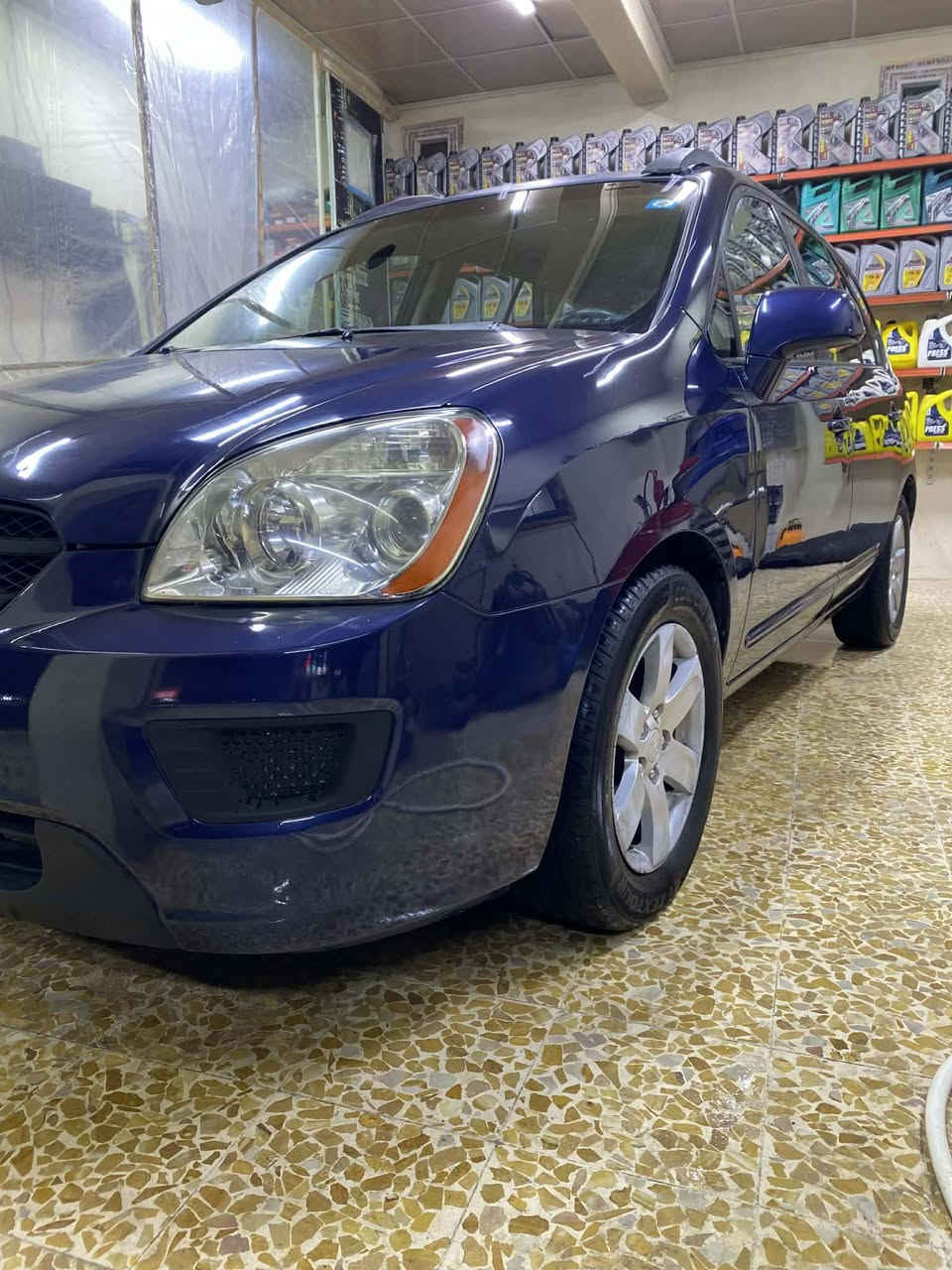 للبيع كيا راندو موديل 2009 مصبوغ احزام جير محرك طخم شرط تخم تاير جديد محرك 6 سلندر 2700 سنويه وهزاجديد السعر 78 بيها مجال ***********
