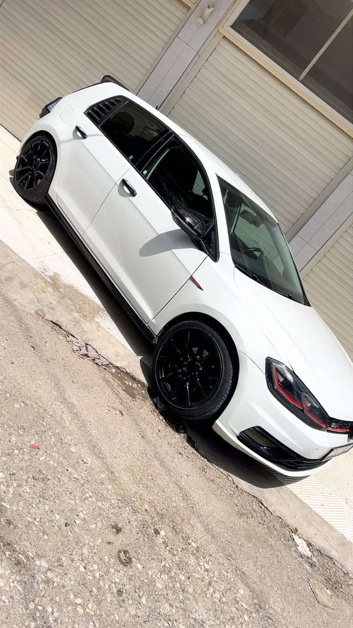 گۆلف TSI 2018 makina 1.8 torbo  کامل کراوە      *********** بە GTI نرخی ١٠٣  مەجال
