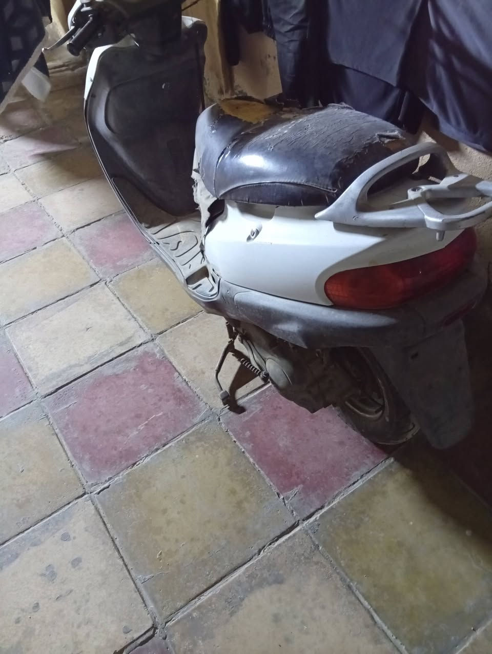 سلام عليكم سيام نضيفه باتري ستوني مبدله عوزه تجفيت فقط محرك كايم استفسار ***********
