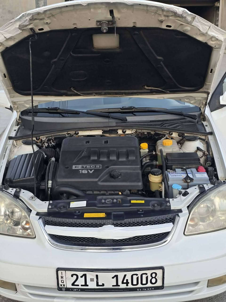 Optra 2014
گێڕ عادی ته بريت سارد گه رم به شەرت گێڕ بەشەرت مەکینە تەنها قەپاغی سەرەوەی کرایتەوە 
سەیارەکە به ناوی خۆمه ڕەقەم و سەنەوی هەتا ٢٠٣٠ هه موو شتى نوێیە سه يارەكه جرکەی تێدانیە  تازه پشتو ييشى توند كرايته وه تایەی نوێی لەسەرە سه يارەكه نمونه يه له جوانى یەک دينار مه سرفى تێدا نیە بە نزبەت سبوغ تەنها ئەوەی لە وێنەکە دیارە تەنها ساردەکوتە (***********)
سعری ٩٨ و مەجال
