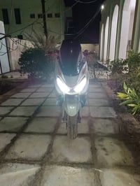 دراجه سترونك 2023للبيع كهربائيات شغاله ما عدا الأشاير  ضوه عالي ناصي ش...