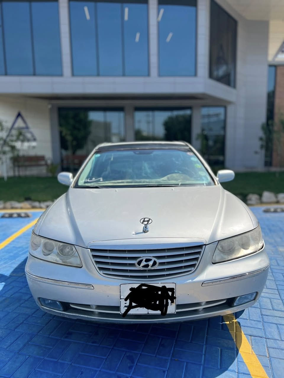 السلام عليكم
هونداي أزيرا ٢٠١٠ادوات ادوات ادوات 
كفاله من الگص بدون كص بيها ضربه بلصندوك 
مكينة ٦سلندر 
كير 
حدادية 
تخم تاير 

كهربائيات كله شغاله
تبريد 
_______________
السعر//٣٢وبيها مجال 
مكان//البصرة 
***********
