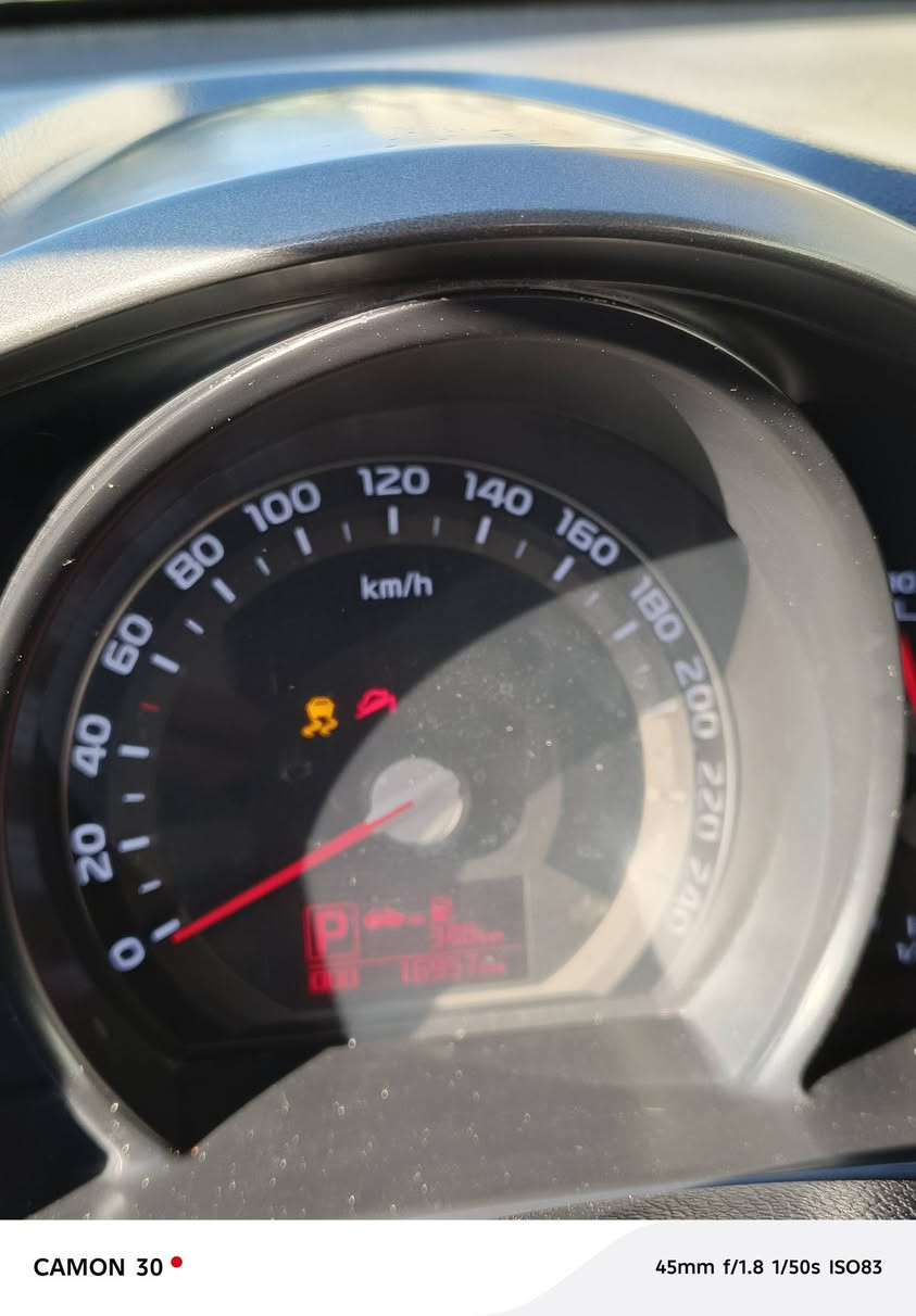 سبورتج  2012 وارد خليجي. فول مواصفات  محرك 2500  الخليجي معروفه  مري شفط سلايد روف   كامره  حساسات خلفيه   كفاله من الكص والتبديل.  والحار  فقط بارد أماكن قليله    السياره راعيه موجود
مكاني بغداد الحريه رقمي***********
