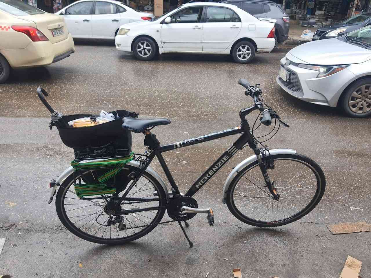 بايسكل ماركة ماكنزي (Mckenzie) الألمانية
ملحقات:
حقيبة للسلة الخلفية
قفل سلسلة
منفاخ للاطارات (بم)
زوج فحمال اصلية احتياطية للبريك

موقع البايسكل: اربيل
التوصيل على المشتري

السعر: 150 الف دينار عراقي
واتساب: ***********

ادناه صور للبايسكل
