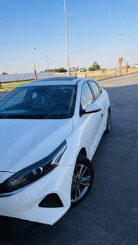 سيراتو 22 فول رقم بغداد ماشيه 70 الف محرك 1600  07808772050السعر 170 ب...