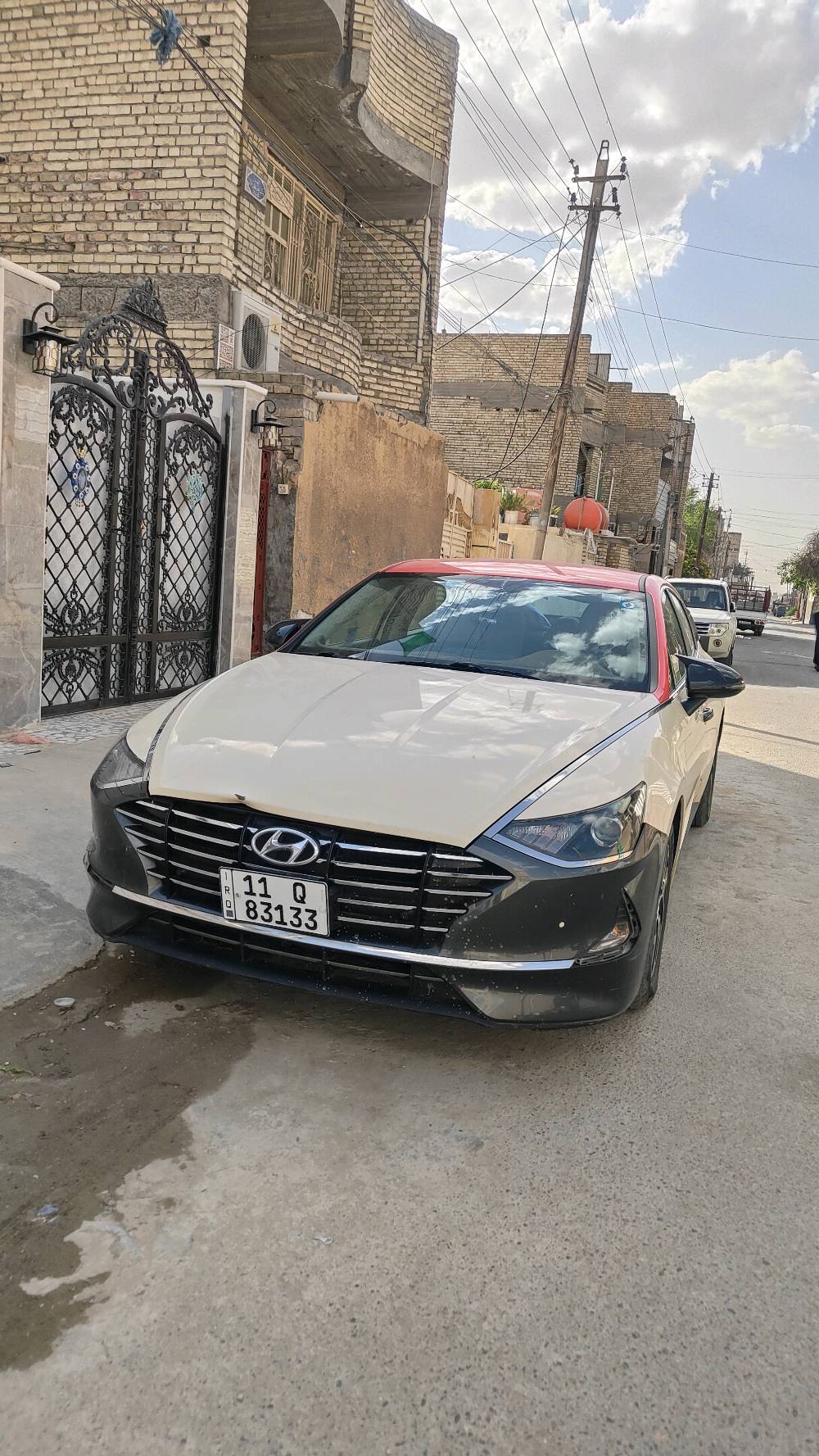 سلام عليكم 
سيارة سوناتا هايبرد خليجي  وارد كوري موديل 2023 اصل  سنوية 
وليس معلاية 
حادث دعامية رصعه بالبنيد صغيرة ممصلحه مثل ما واضحة بالصورة 
تبديل دعامية تفصيخ اصلية بعدني ما صابغها 
ماشية 118 
ااسيارة نظيفة ومابيها شي 
للاتصال *********** اتصال + واتساب 
السعر 135$