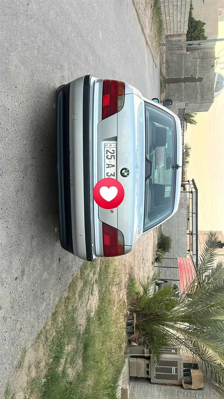 السلام عليكم للبيع BMW728موديل ١٩٩٧
محرك ٦ سلندر 
السياره مكفوله من الضربه والتعديل بس بيها مكانات جارده 
محرك وگير شرط 
حداديه وصدر جديده
السياره رقم كركوك مشروع وطني سنوية وهزة جديده
سعر السياره ٧٢ ورقة وبيها مجال قليل
مكان السياره صلاح الدين/ العلم

للاستفسار الاتصال ***********

