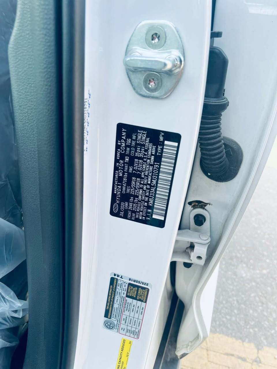 توسان فول عدا اافتحه موديل 21  وارد امريكي صورة الحادثه موجوده بالمنشور  رقم كربلاء محول إنكليزي  مكانه هم كربلاء سعر ب180 وبيه مجال  للشراي تواصل ع هذا رقم ‭0773 225 3604‬ او خاص
