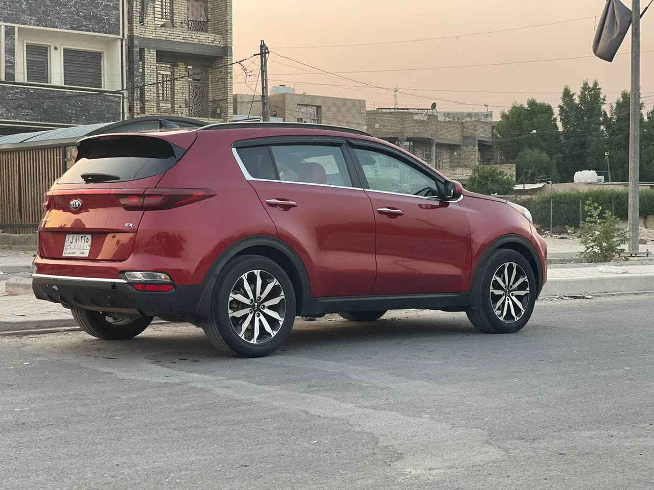 السلام عليكم 🫡 ex
كيا سبورتج موديل 2020 ماشيه 70 الف كلش جديده وارد امريكي حادثها جاملغ وبنيد بدون اي دواخل وايرباك ستيرن طاك وراجع سستم جديد رقم بغداد باسمي السياره واحد ع واحد مواصفات مكينه 2400 gdi مكفوله السياره اعلى فئه بالمواصفات فور ويل بانوراما بصمه تدفئه وتبريد كشنات تبريد امامي خلفي كشنات جلد وكهرباء 3 انظمنة قياده ورادار امامي وخلفي ورادار مري وتوقف ذاتي ومانع تصادم وتحديد مسار شاشه وكاميرا وسستم سماعات انفنتي شحن وايرليس وبعد بيها هوايه مواصفات مكان السياره حي الاعلام *********** 
السعر 162 وبيها مجال بسيط بغداد, العراق
