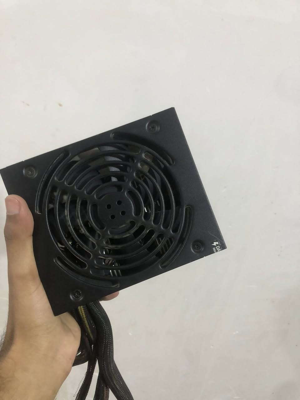 سلام عليكم
🔌 مزود طاقة Corsair VS450 — 450W أصلي

بحالة ممتازة وقليل الاستخدام.

✅ قدرة حقيقية 450 واط + 80

✅ شهادة 80 PLUS (كفاءة عالية)

✅ مناسب لتجميعات الألعاب المتوسطة والمكتبية

✅ يعمل بدون أي مشاكل أو أصوات

✅ شركة Corsair معروفة بالجودة و اعتمادية 

سعره 50 نهايته 

توصيل موجود لكل المحافظات 5


**إذا كنت صاحب هذا الإعلان وتريد حذفه لأي سبب، رجاءا أرسل رسالة إلى الدعم الفني**