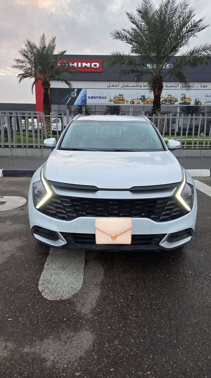 كيا سبورتج خليجي 
ام ضمان
 خمس سنوات 5
موديل 24 
سيارة مكفوله 
مواصفات السيارة
بصمه كراسي كهربا كشن تدفئة ستيرن تدفئة 
مري شفط
اشاير بالمري
 هند بريك بصمة ￼
حساس خلفي امامي 
‏تبريد قطعتين  ￼
4 انظمة قيادة
ايكو
سبورت
منحدرات
عادي
نحكم ستيرن جهتين
مثبت سرعة
مكينة 2000 دوش   ورقم بغداد 
السيارة جديدة ومناقصه اي شي ..الدهن تبديل يم الشركة
 ومكان السيارة بغداد 
للاتصال *********** 
سعر 232
