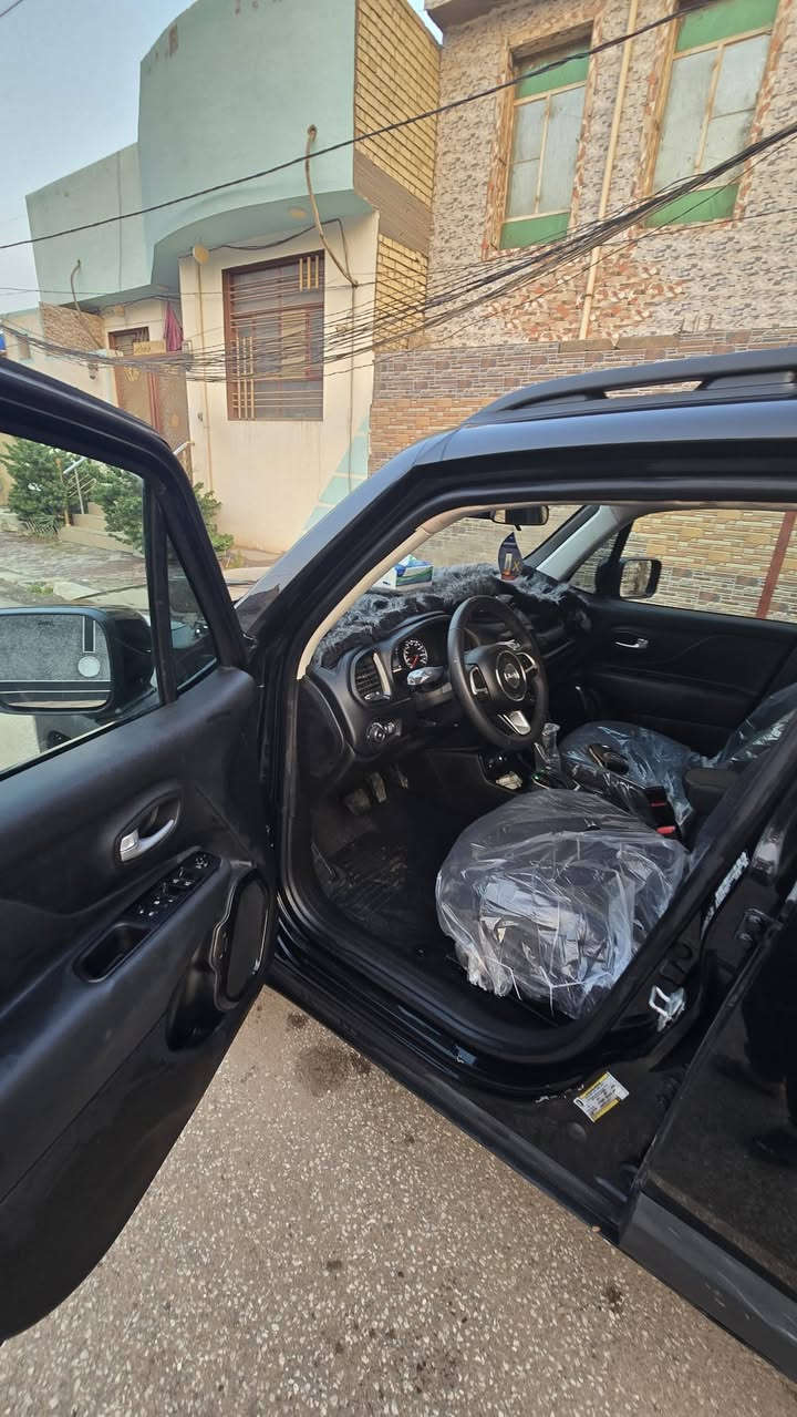 السلام عليكم..
بيع مستعجل جدا بسبب ظروف 
جيب رينجيد 2023 
رقمها بغداد 
للبيع بسعر 133 قفلل مكاني نجف 
***********
