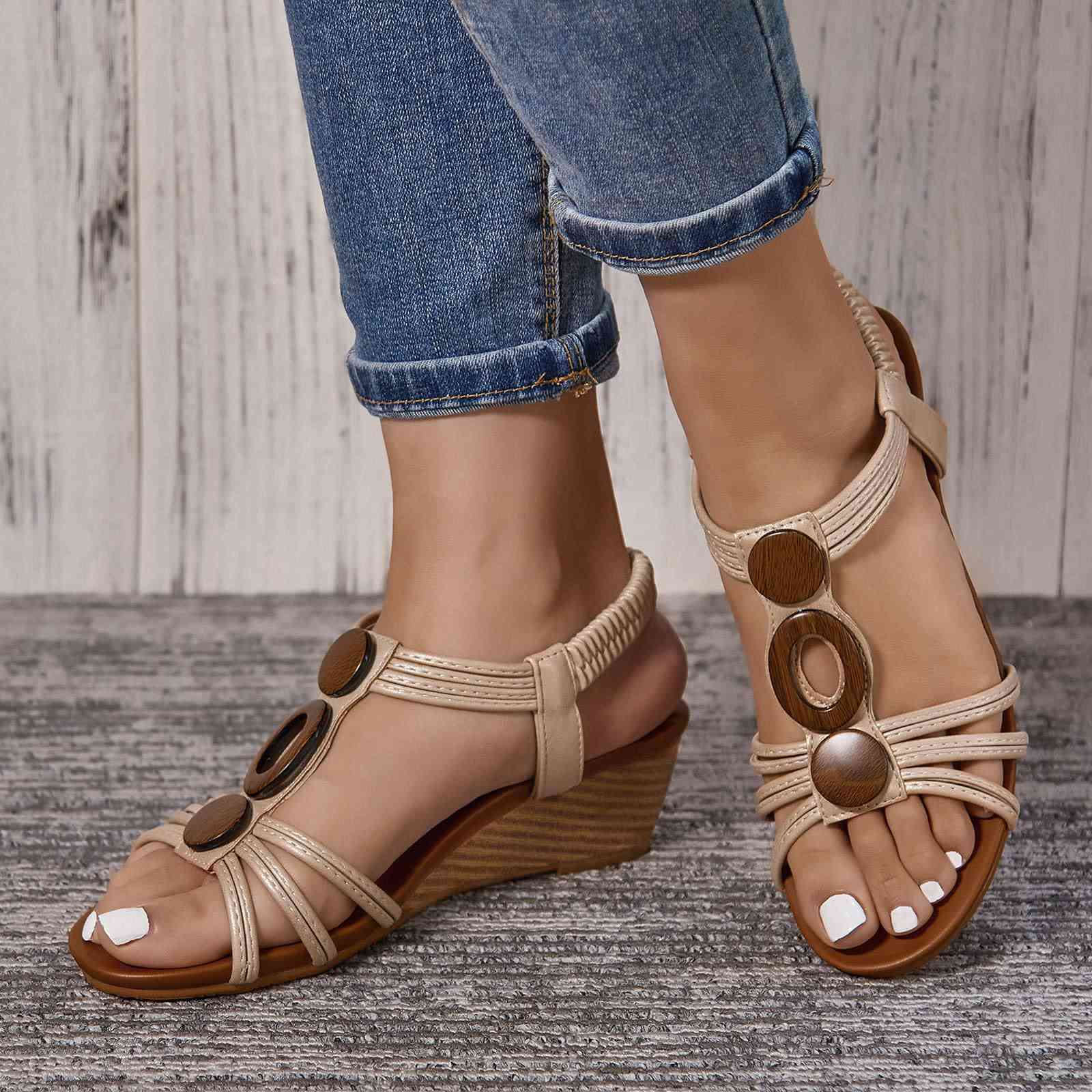 احذية كل واحد وسعره واذا شلعه سعر يختلف تواصل خاص


**إذا كنت صاحب هذا الإعلان وتريد حذفه لأي سبب، رجاءا أرسل رسالة إلى الدعم الفني**