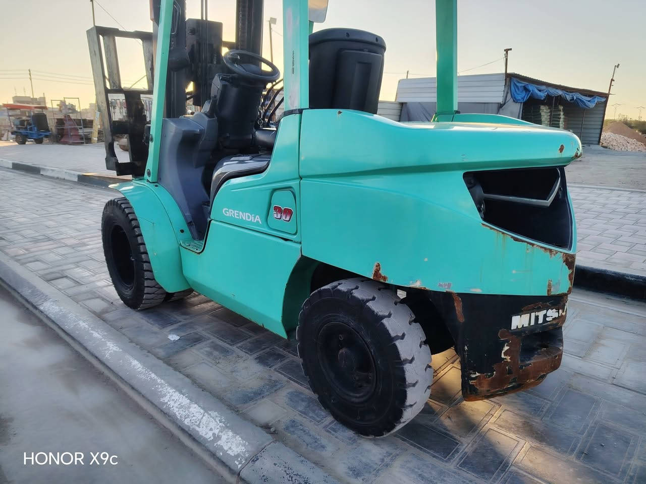 للبيع موديل2014 رقم اربيل 3حركات 3طن ورارد يابان
***********
***********
