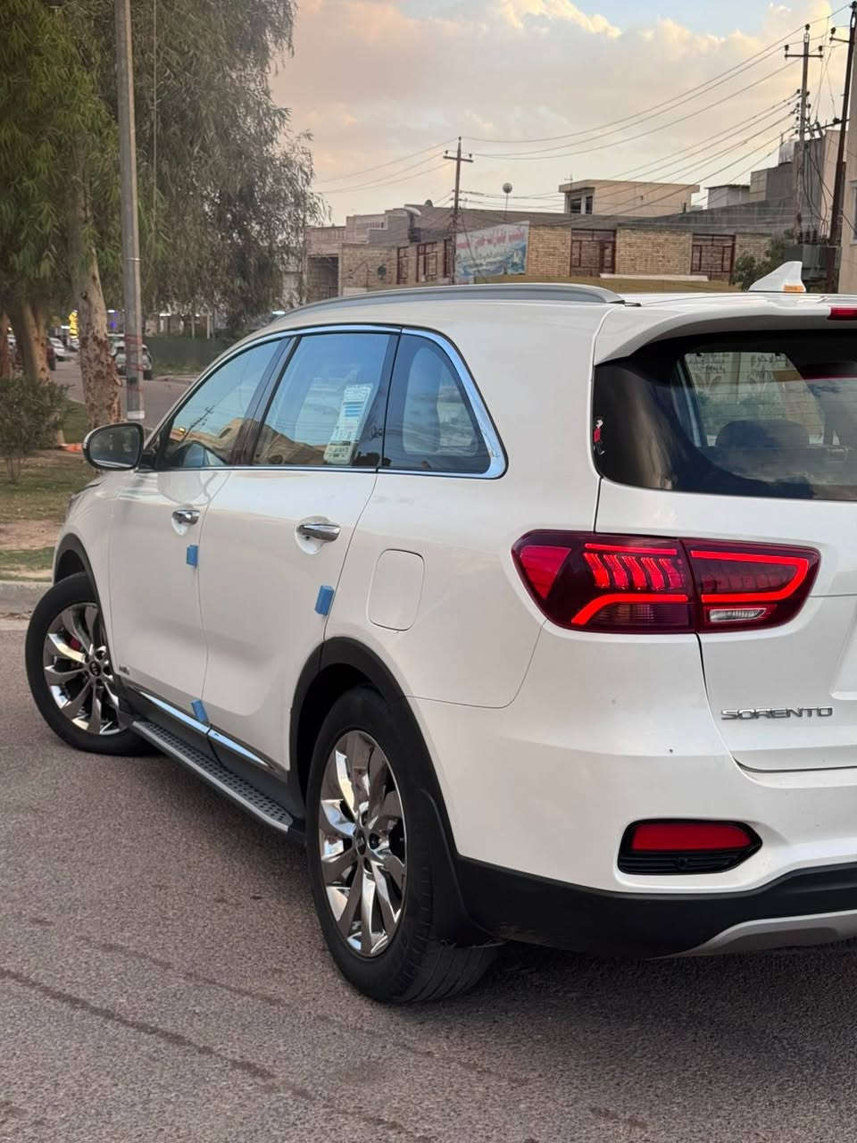 السلام عليكم سورنتو 2020 خليجي الدولية اعلى فئة فول مواصفات vip السيارة عليها ادامة كاملة بولش ونانو سيراميك وبلحقيقه بعد احلى من الصور 
ماشية 82 الف حقيقي
محرك وكير وصدر كله على وضع الشركة 
بصمة دخول و بصمه تشغيل
بانوراما و خمس كامرات 
مري شفط
زنون بلادي ٣ عدسات 
هاند بريك بصمة و اوتو هولد 
حساسات امامية وخلفية
شاشة كبيرة تدعم نظام كار بلي
كشنات جلد مع تدفئة وتبريد كشنات امامية
تدفئة كشنات خلفية 
كشنات كهرباء السائق والراكب
تبريد منفصل مناخي 
بردات خلفية بلادية
ويل كب كروم 
يدات نيكل
جنطة كهرباء 
لد امامي وخلفي
السيارة باسمي سنوية وهزه وفحص كله جديد بيها صبغ فقط بنيد ودعامية فقط صبغ بدون حادث وشرط الفحص وعندي بيها سونار وبيها مكانين بارد ع كد ٤ اصابع 
السعر 260 وبيها مجال بسيط مكاني بغداد حي الحسين 
*********** بغداد, العراق
