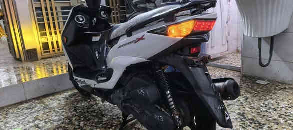 سلام عليكم من رخصة مدير الگروب المحترم

دراجة سكنز نضيفة مثل ما موضح 
مابيهة نقص ناعمة شلعة حلوة ومرتبة 
رايدهة مراوس وية بوكسر كون (2023/2024)
رقمي ***********
العدة يتصل وانشالله ما نختلف
