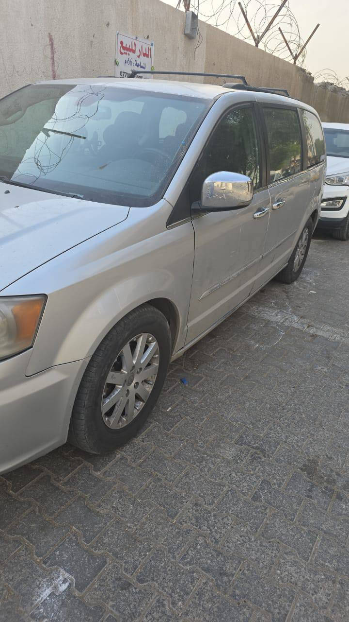 كرايسلر موديل 2012
فول مواصفات ثلاث قطع تبريد كشنات بلع شاشة اعطار 
ابواب كهرباء صندوق كهرباء 6 خام كهرباء 
محرك 3600 محرك وكير وصدر حديد 
تخم تايرات جديد السونار موجود  بالمنشور 
سعر 128 و بيها مجال اتصل ***********  ***********
