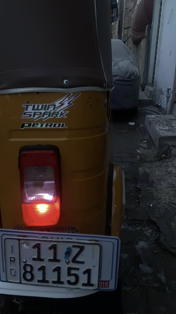 الله مصلي ع محمد وال محمد السلام عليكم اخوان تكتك للبيع موديل 2019/12/15 يعني نازله ع 2020 التكتك شوفت عينك حلوه ومرتبه بيهة صفحه معجون وصبغ عام ومعمره دوس فقط باقي التكتك كفاله عامه صوت المكينه حلوو وناعم  لحد يتعبني إذا موو شراي العنوان بغداد الحريه للستفسار *********** السعر 6,500 وبيهة مجال بسيط حك جيتك تعال وتدلل.
رقم وسنويه بغداد تحويل شوكت ماا يعجبك لوو تريد بنفس الساعه واني بخدمتكم.
غير متواجد خاص فيس بوك 
رقم أو واتساب.
