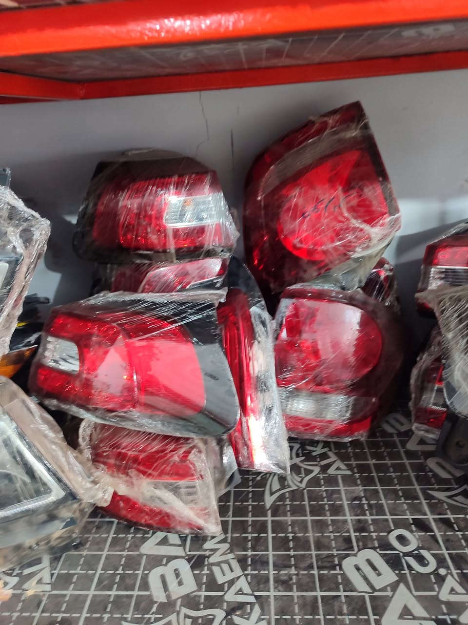 السلام عليكم ورحمه الله وبركاته 
تتوفر جميع قطع غيار السيارات الامريكي جيب شيروكي وجورني وباتريودوكومباس ودورنكو كراندشيروكي
انسب الاسعار مجمع حميد الشمري البصره صناعيت حمدان جملون c4
***********
