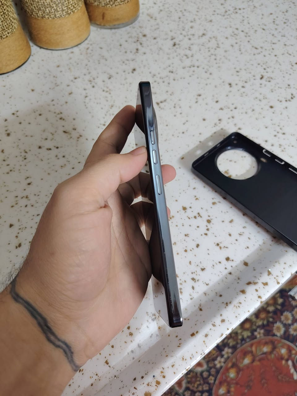 تكنو كمون 30 برو 5G للبيع غراضه كامله ونضيف جدا مكاني بغداد الدوره ***********
