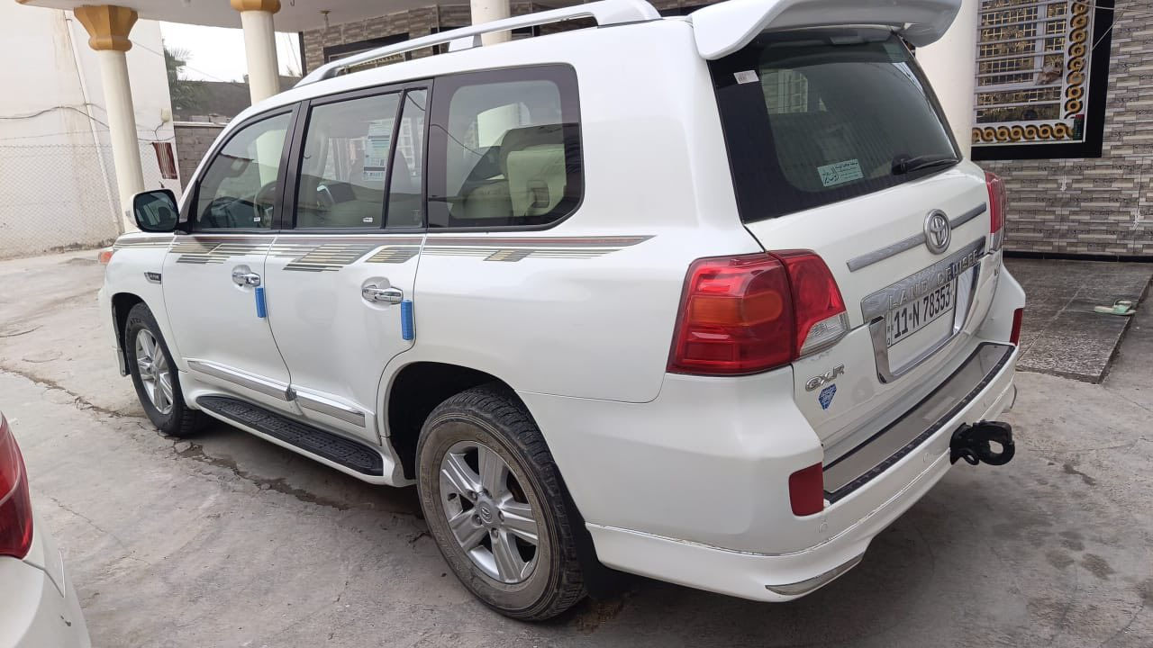 سلام علايكم لبيع او الامرواس حسب القناعه سياره لاند اكروز موديل 9محدث 15مصبوغه احزام كير ومحرك مكفول السياره كلش نضيفه السعر 240   الاتصال.   *********** او ***********
