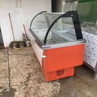 براد للبيع عارضه نظيفه والشغل مظبوط الي يعجبه يتصل أو يراسلني واتساب و...