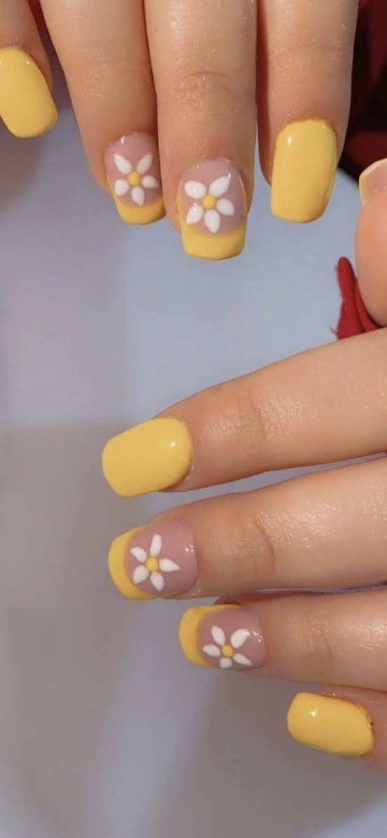 ((صالون ريفاني))

حفافه وجه ٨
تنظيف بشرة عميق ١٥
تنظيف بشرة ملكي ٢٥
صبغ شعر والميش يتحدد السعر بعد الشوف 
التسريح بعد الشوف يتحدد السعر 
لفتنك رموش ٢٠
لفتنك حواجب ٢٠
مكياج مدعوة ٢٥
مكياج مهر او خطوبة ٧٥الف 
مكياج حنة او عرس ١٢٥الف 

العنوان ،شارعالزهور داخل مجمع فنيسيا الطبي طابق ٤
للحجز نساء فقط:***********
