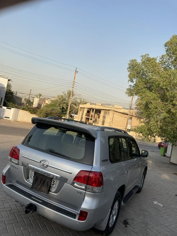سلام عليكم 
لاندكروزر موديل١١  ستينيه من نضف ستينيه سنويه 
سياره كفاله عامه  بيه شبر بارد 
فول موصفات 
شاير بل مري تحكم ستيرن 
زراك لايت مري شفط 
شاشه جبيره كامرات360
٣قطع تبريد
جلد كشناد  بقلوه
سبع راكب 
محرك بدل طابوكه بيه ضمان ربع سنوات كير كفاله v6
رقم اربيل بسمي تحويل ثاني يوم
تشغيل ع بعد 
زنون عالي وناصي
لد ليزري تاخلي  
سعر 300 وبيه مجال 
لبيع مراوس  
مكاني بغداد لعامريه
***********

