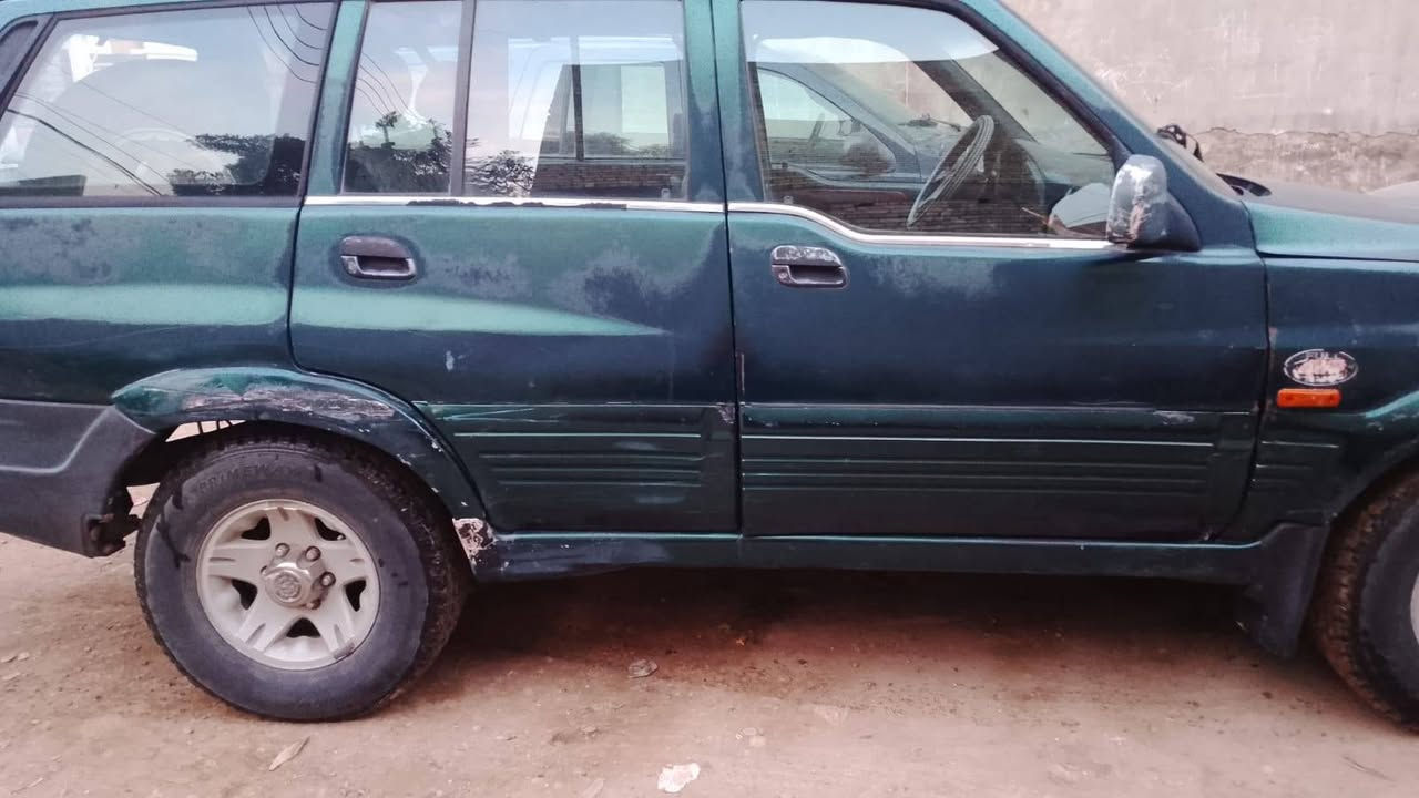 سانك يونك سبعه راكب كير محرك vvt 3000 جدد تخم تاير صدر امامي خلفي جديد سياره ناعمه كلش دواخله حللوه  رقم بغداد انكليزي السعر ٤٠ الاتصال ***********
