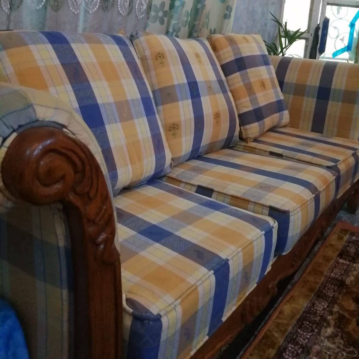 تخم السعر 325 بي مجال
7مقاعد +7 كوشات خشب زان 
ما مدوشم


**إذا كنت صاحب هذا الإعلان وتريد حذفه لأي سبب، رجاءا أرسل رسالة إلى الدعم الفني**