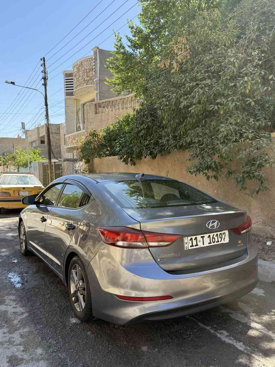 سلام عليكم للبيع النترة موديل 2018 
سيارة ب اسمي رقم وهزة وسنوية جدد سنوية لل 2030
بيها صبغ مكان الرقم الخلفي وبنيد وفوك باب السايق بالتكمة شي قليل مال تحميل بدون لا معجون ولا بارد بدون ايرباك موصفات شاشة كامرة دوارة رادار جانبي تحكم ستيرن جهتين كروز سرعه 3 انضمه قيادة سبورت وايكو ونورمل شاشة ديجيتل محرك 2000 دوش مبدل بي راجز حار فقط بلادي كير بلادي سيارة نظيفه ومرتبه يحتاج الها بس صبغ دعامية وبنيد مكان السيارة بغداد الغزالية سعر115 وبيها مجال مكان بغداد الغزالية 

***********
